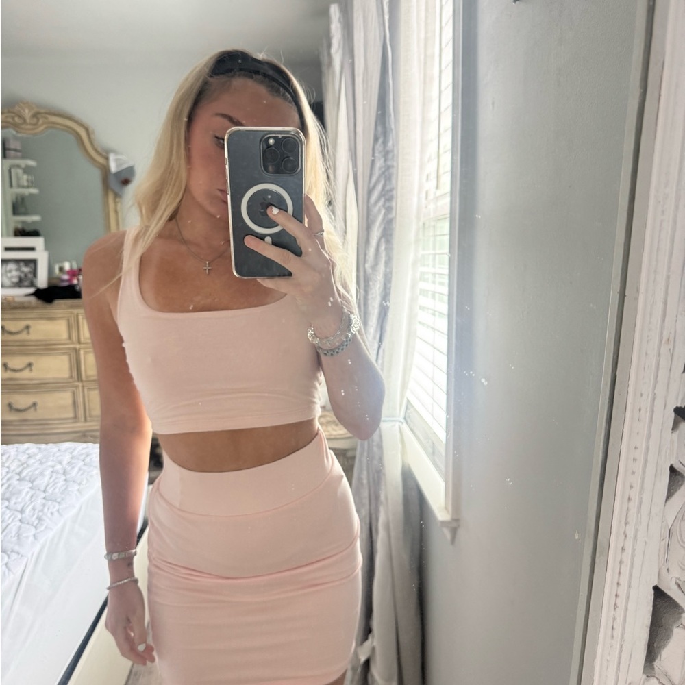 Elegant Pink Sleeveless Dress